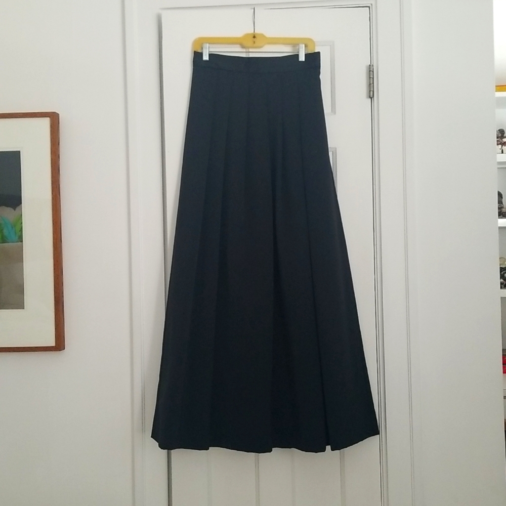 Vintage-Bkack satin finish formal ball gown skirt by Oleg Cassini size 12